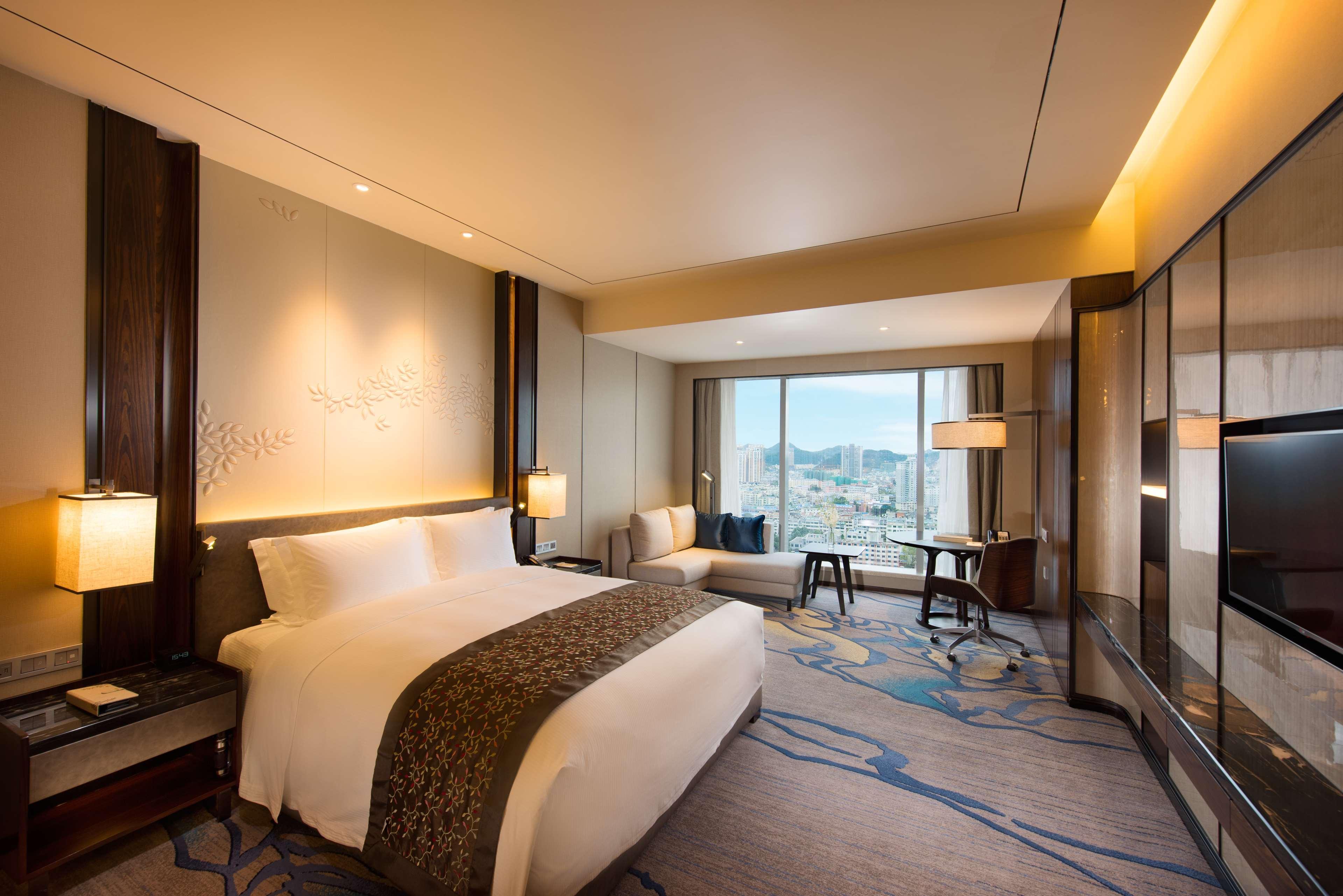 Doubletree By Hilton Hotel Аншунь Экстерьер фото