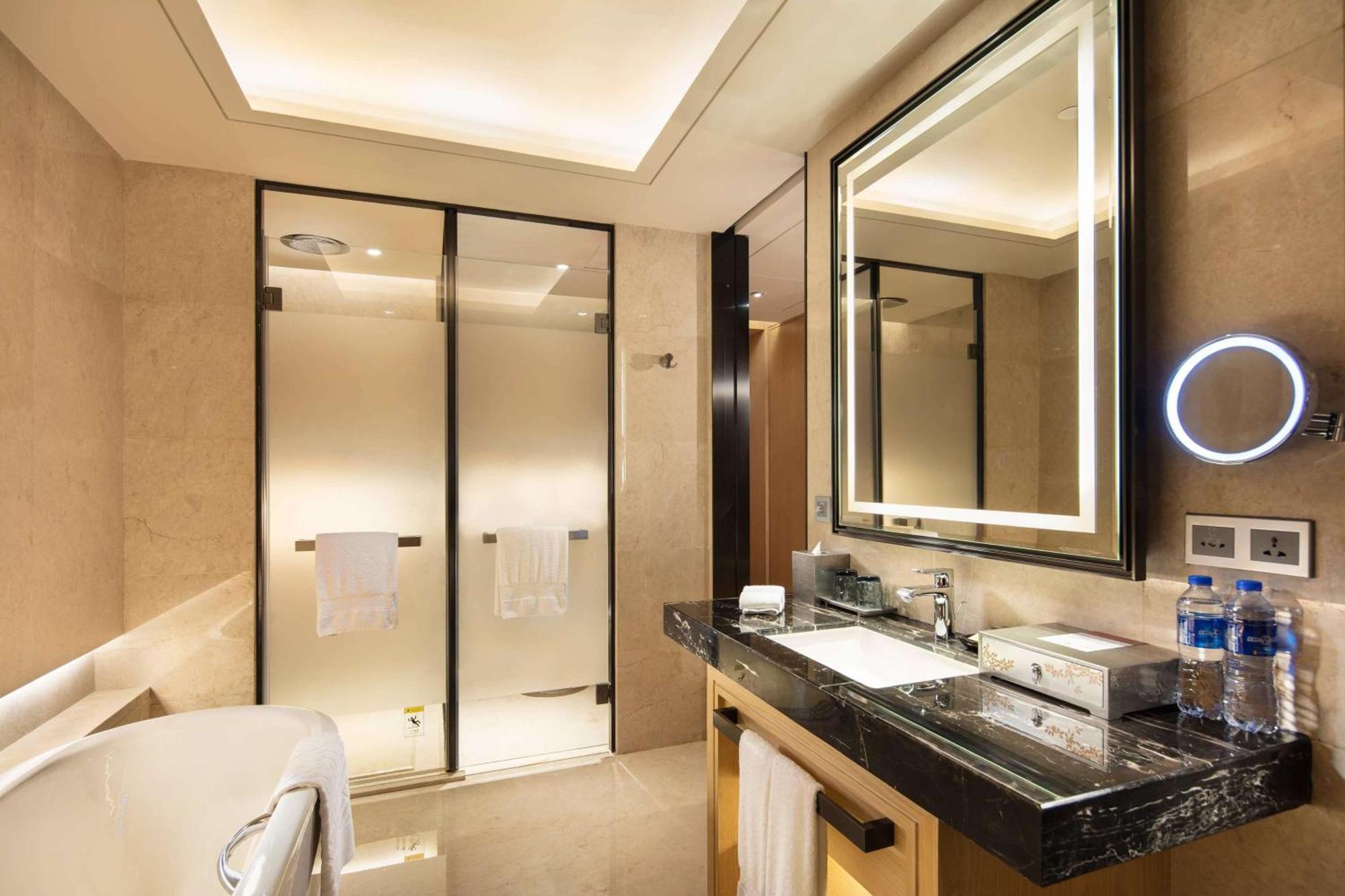 Doubletree By Hilton Hotel Аншунь Экстерьер фото