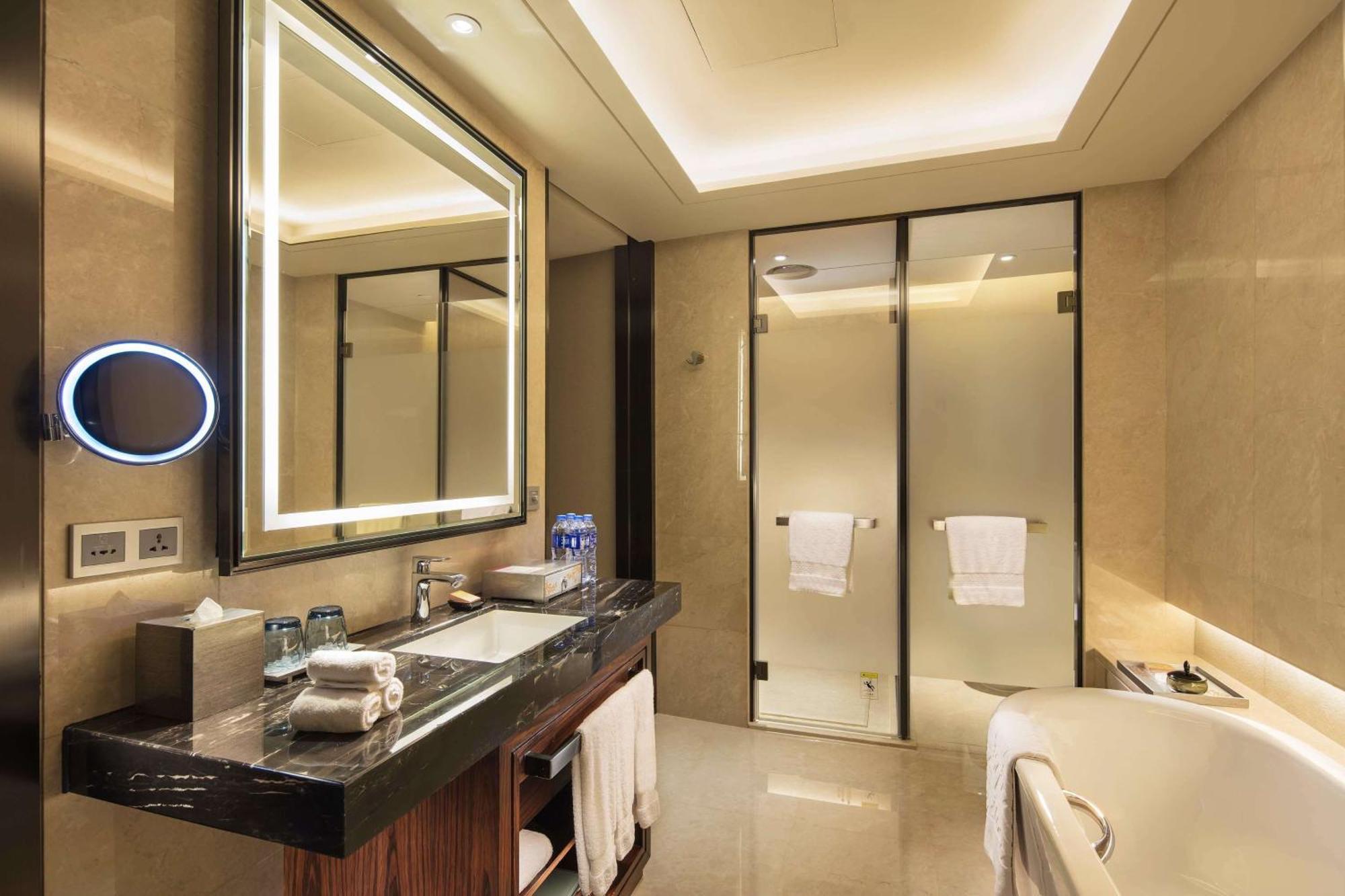 Doubletree By Hilton Hotel Аншунь Экстерьер фото